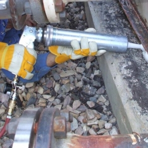 viscotaq-sealant-on-tank-chime-dist-by-indumar-e1566848821273